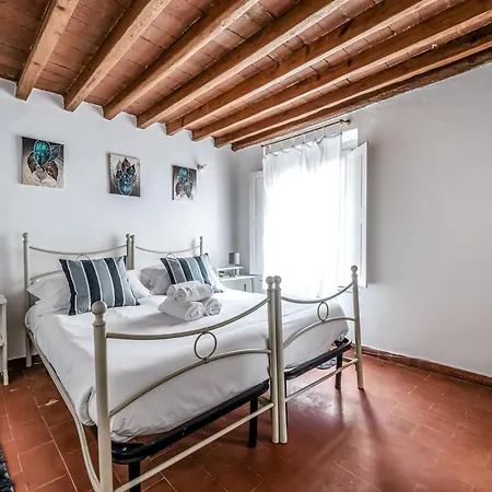 Апартаменты Hoslty-suite L'arancio-enjoy The Historical Center Пиза